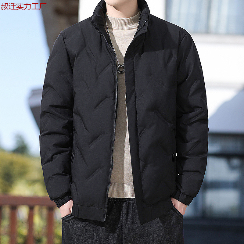Fashionable short light and thin winter down jacket for leisure