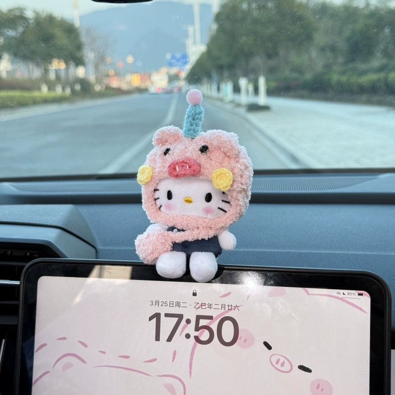 Дорожные женские украшения для автомобиля в виде акулы, кошки и ручки, 2025, новые украшения для центральной консоли автомобиля, плюшевая кукла для декора салона.
