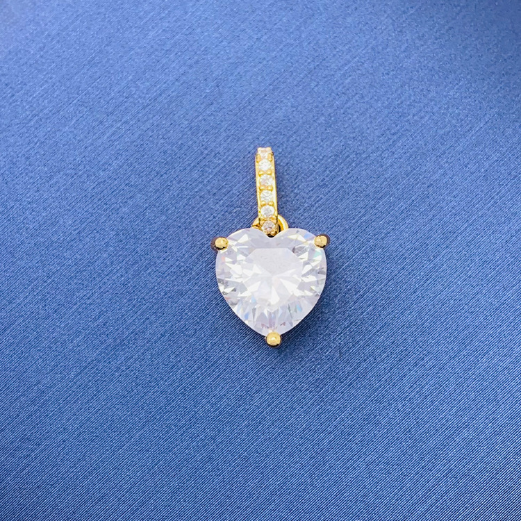 百種類のペンダントは心のままにファッションの経典を配合します。カップルの美しいペンダントは親友のアクセサリーを送ります。