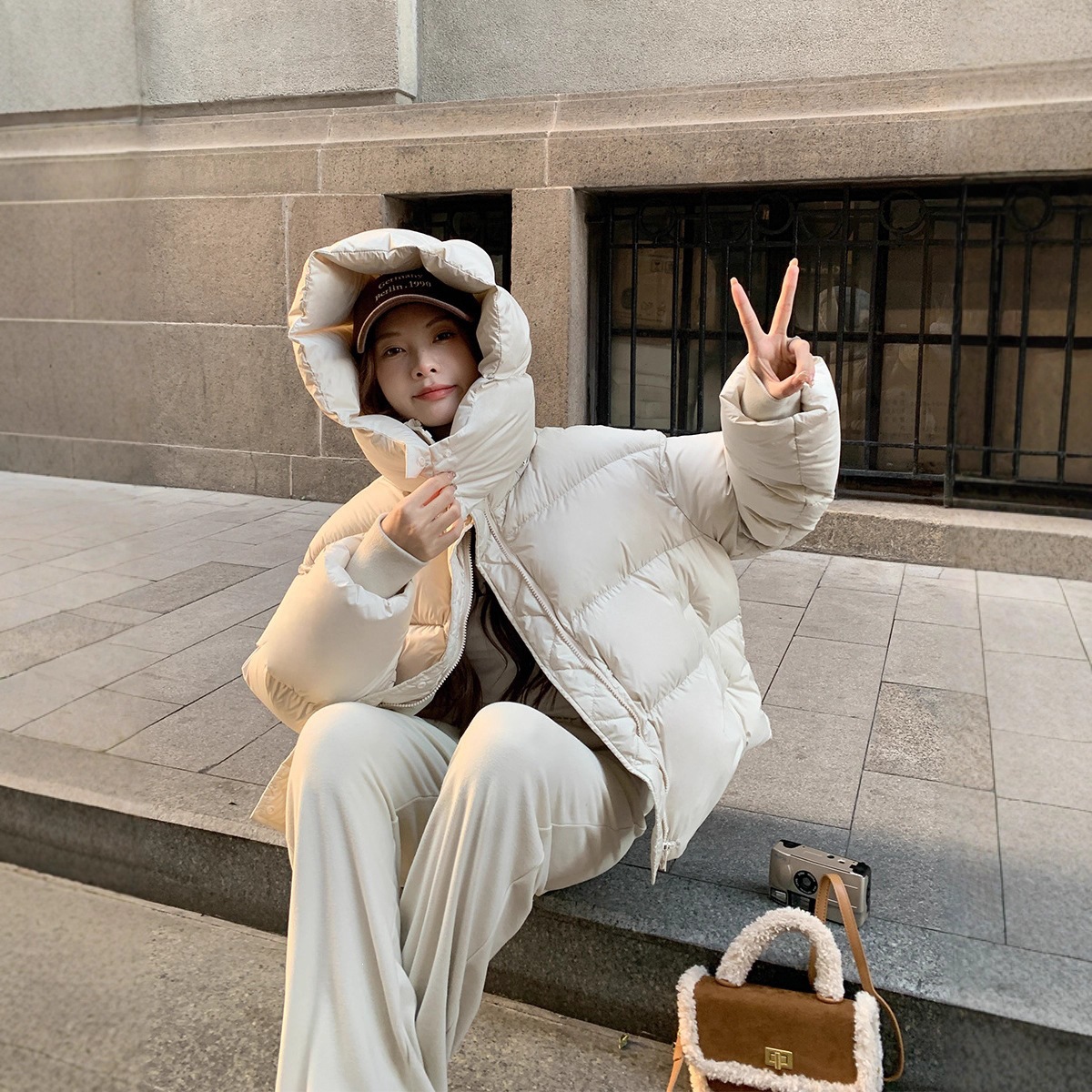 Comercio exterior transfronterizo invierno nuevo tipo de ropa de algodón de pluma de mujer engrosada moda coreana de diseño relajado sensación de ropa de pan casual