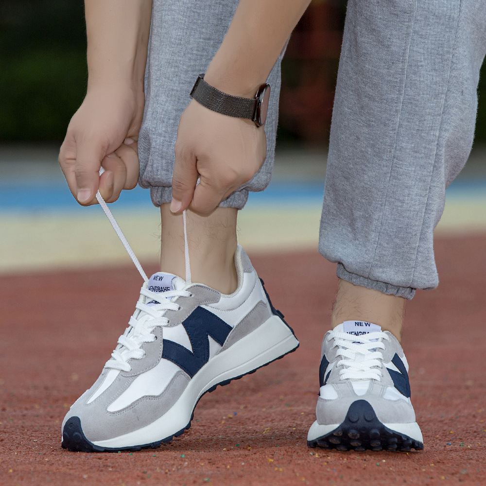 Fashionable universal sneakers for men and women for leisure