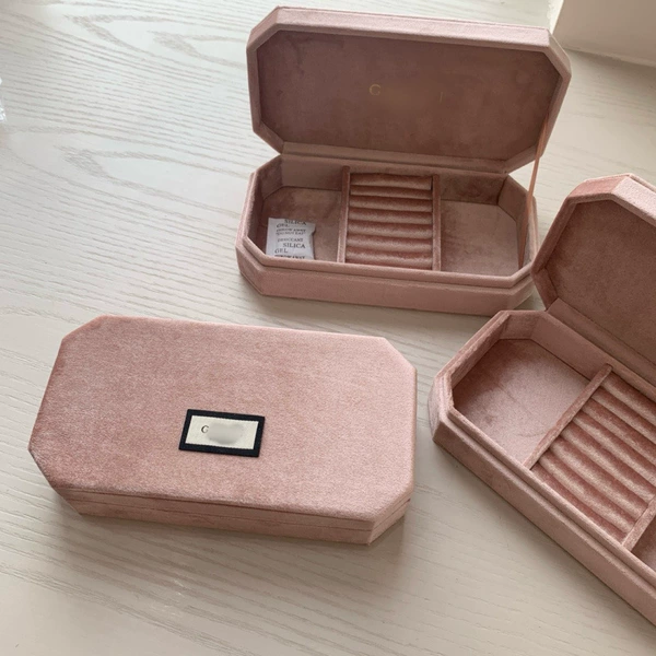 Fuchsia makeup primer, storage system