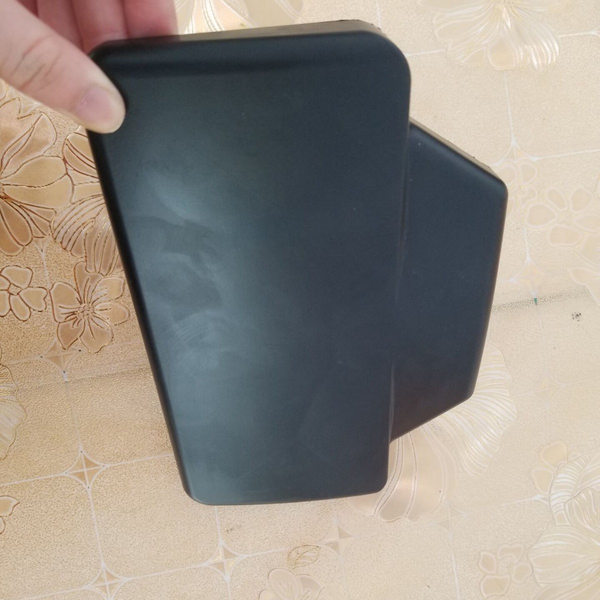 厂家现货摩托车通用铝合金尾箱靠背PU自结皮高弹后背黑色靠垫配件