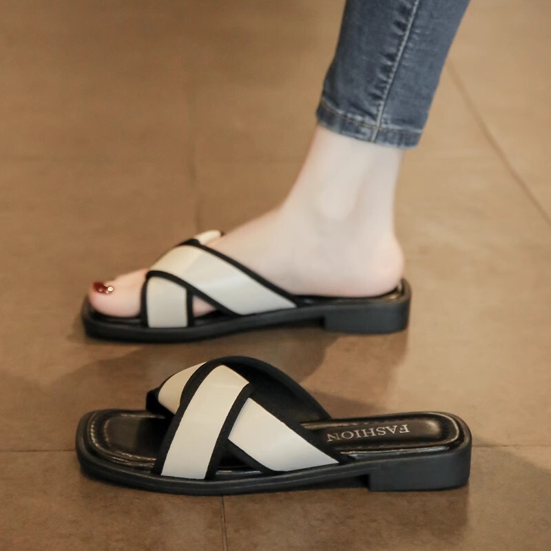 High-Appearance-Value Women's Summer Slippers for Outdoor Wear, 2026 New Model, Indoor Flat-Soled Ins-Style Cross-Strap Beach Sandals High-Appearance-Value Women's Summer Slippers for Outdoor Wear, 2026 New Model, Indoor Flat-Soled Ins-Style Cross-Strap Beach Sandals