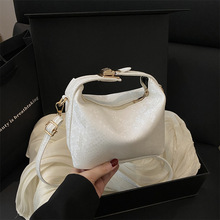 Ů��2025�¿�r�Џ͹����^�����Գ����μ�����|���sС��б���Ů