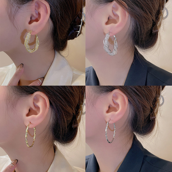 Geometric elegant fashionable design earrings