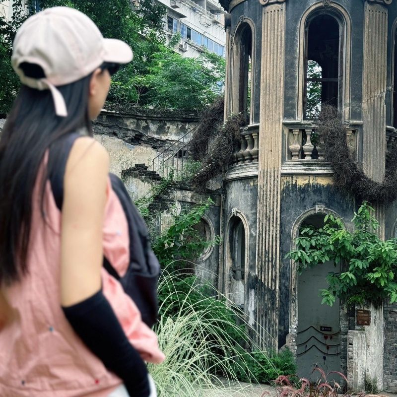 洋气衣服女纯欲慵懒风女装T恤2025刺绣独特别致宽松遮肉上衣新潮|undefined