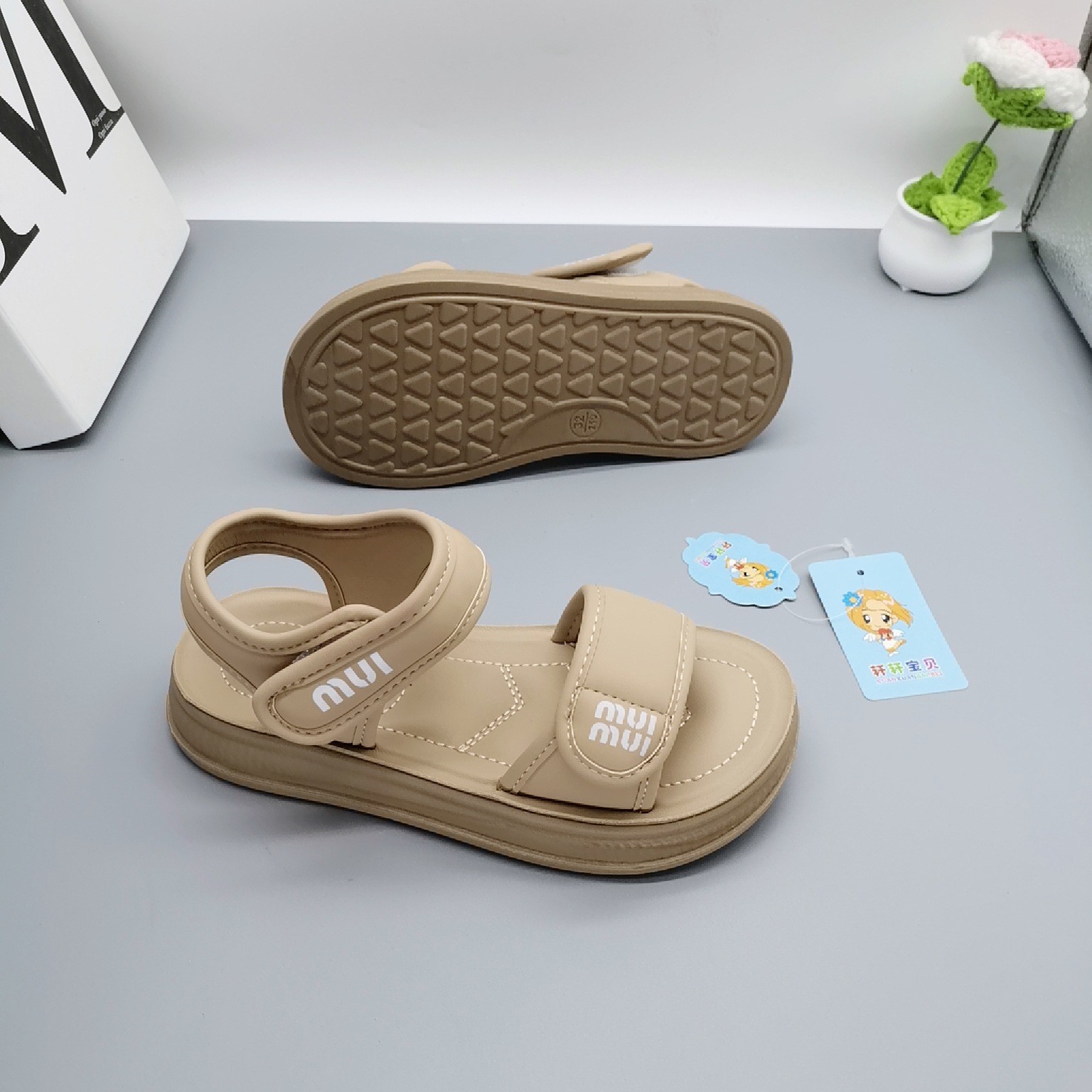 Sandalias retro para niñas, tallas 32-37, éxito de ventas de verano 2026, zapatos de princesa de goma antideslizantes, zapatos de playa