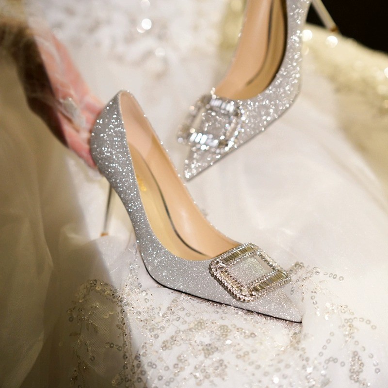 金色婚鞋女2024年新款订婚水钻新娘高跟鞋女细跟方扣水晶伴娘单鞋