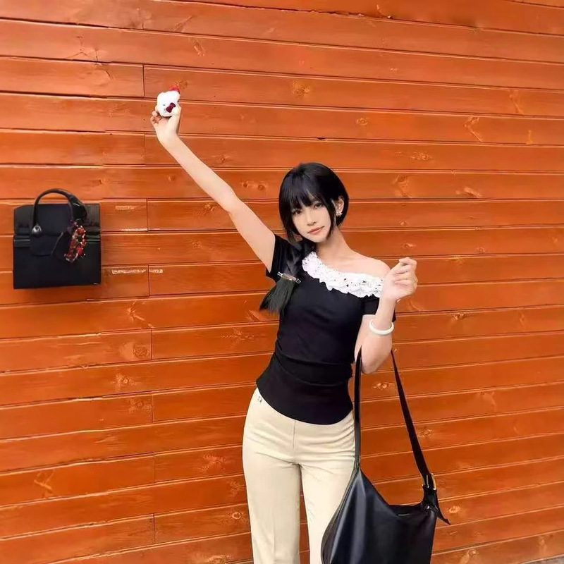 French Design Multi-Layered Lace Slant Collar Short-Sleeved T-Shirt for Women in Summer Niche Chic Slimming Look Off-Shoulder Top