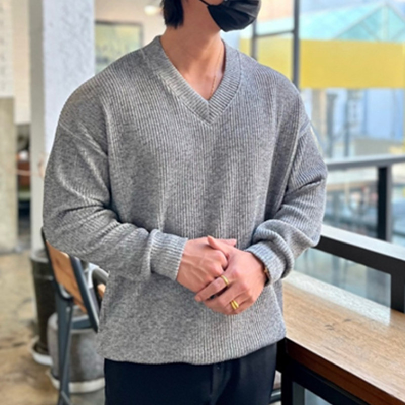 Men's Long-sleeved V-neck Sweater