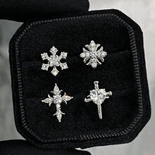 满钻轻奢钛合金耳钉浅咖金鸢尾十字花镶锆耳饰免摘养耳洞耳骨钉