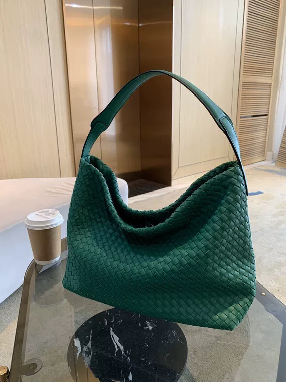 675g Weight Pu Leather Lining Material Weave Fashion Element Hook Loop Closure Type Double Shoulder Straps Strap Type Shoulder Bag Bags Type Daily, Street, Shopping Occasion Pu Leather Material Solid Color Pattern All Seasons Season Women's Gender Vintage Style, Streetwear Style Bucket Shape Large Size Women's Large Pu Leather Solid Color Vintage Style Streetwear Weave Bucket Hook Loop Shoulder Bag 3