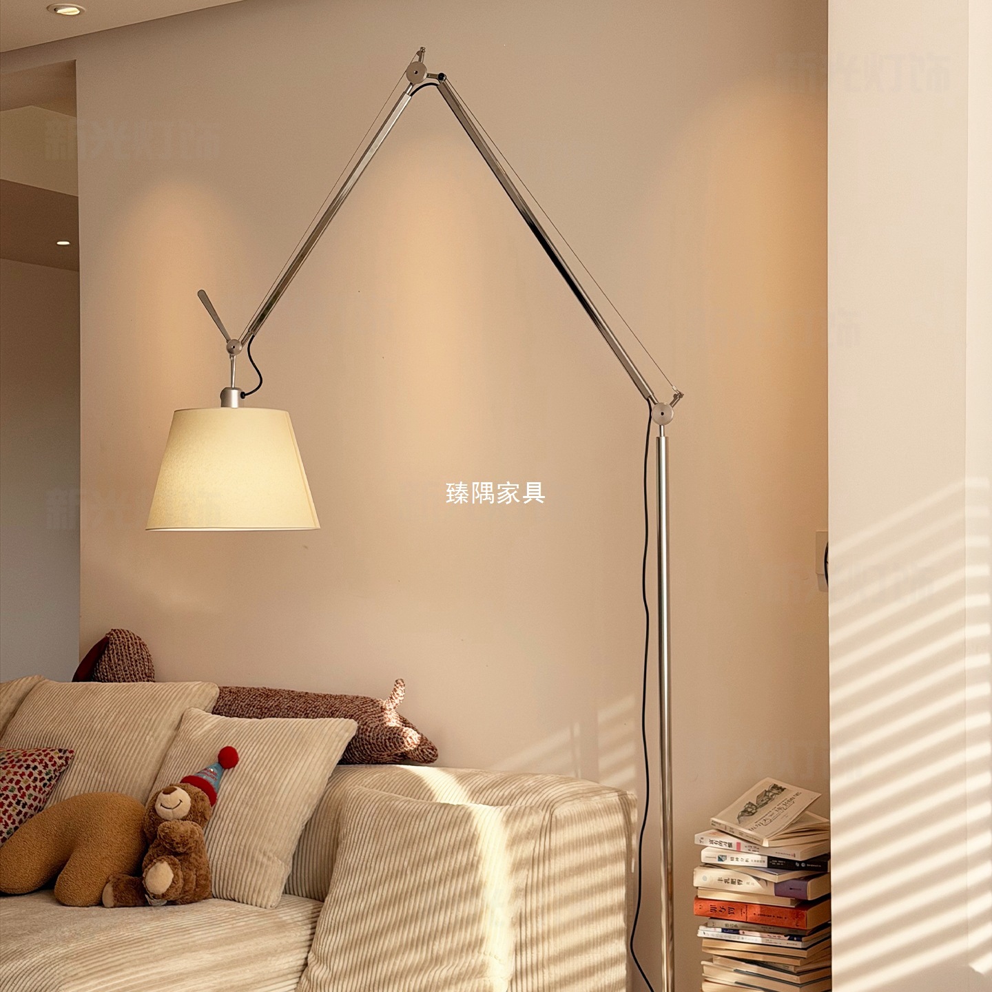 Italia Artemide brazo oscilante medieval sala de estar sofá lámpara de suelo dormitorio estudio industrial viento atmósfera luz de pesca