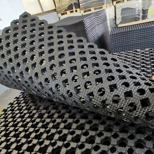 Ship deck pad with hole rubber pad pedestrian channel non-slip pad cloud range spot