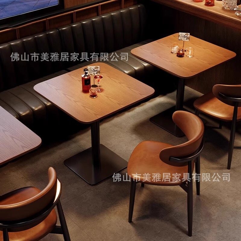 レトロなカフェテーブルと椅子の組み合わせ無垢材ベーカリーケーキショップチェアパブB&Bデザートミルクティーショップダイニングテーブルと椅子|undefined
