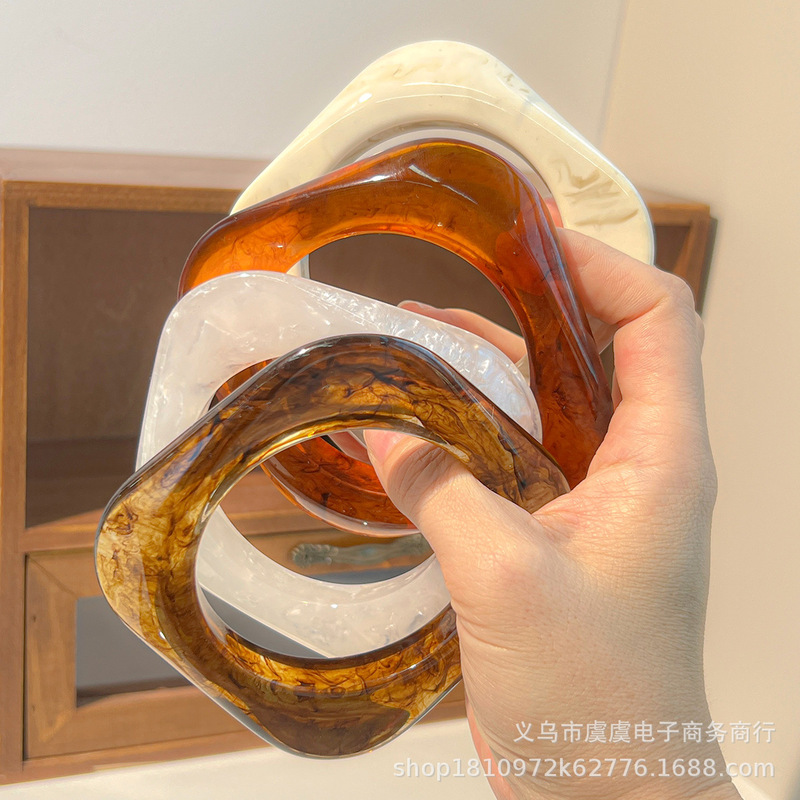 Yuyu European and American Smudged Marble Pattern Semi-Transparent Multi-Color Exaggerated Acrylic Bracelet Special-Shaped Wide Square Bracelet Yuyu European and American Smudged Marble Pattern Semi-Transparent Multi-Color Exaggerated Acrylic Bracelet Special-Shaped Wide Square Bracelet