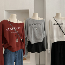 欧玛莱 斜领字母印花露肩宽松长袖套头卫衣韩系休闲女装上衣 5213