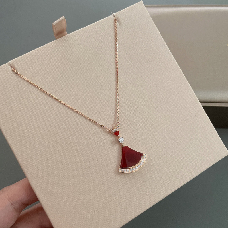 V ゴールドハイバージョンセイコー扇形スカートネックレス 18K ローズゴールドホワイトマザーオブパールカーネリアンライト高級ファッション鎖骨チェーン|undefined