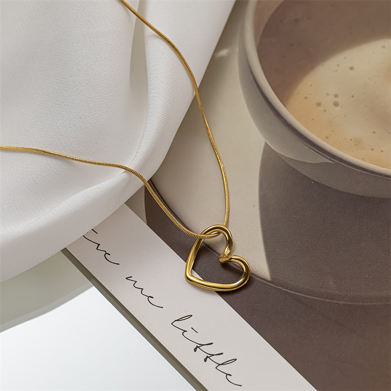 Necklace Classification 1 Piece Quantity Date Occasion 1 Piece Simple Style Heart Shape Titanium Steel Plating Necklace