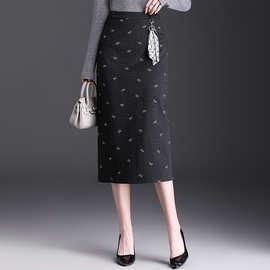 时尚牛仔针织直筒半身裙女2025年秋季新款高腰包臀休闲职业中长裙