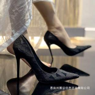 ��ɫ�����߸�ЬŮ2025�¿��n����^�Y�xЬ�\�ڹ���Ь������Ь