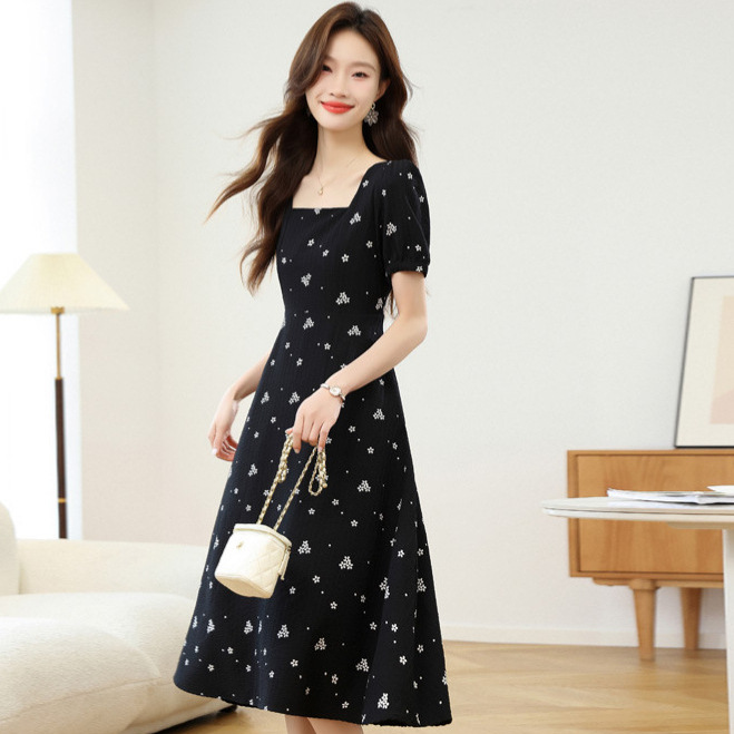 Đầm maxi nữ thắt eo cổ vuông họa tiết hoa đen chất liệu voan mềm mại — Hoa màu đen chi tiết 3