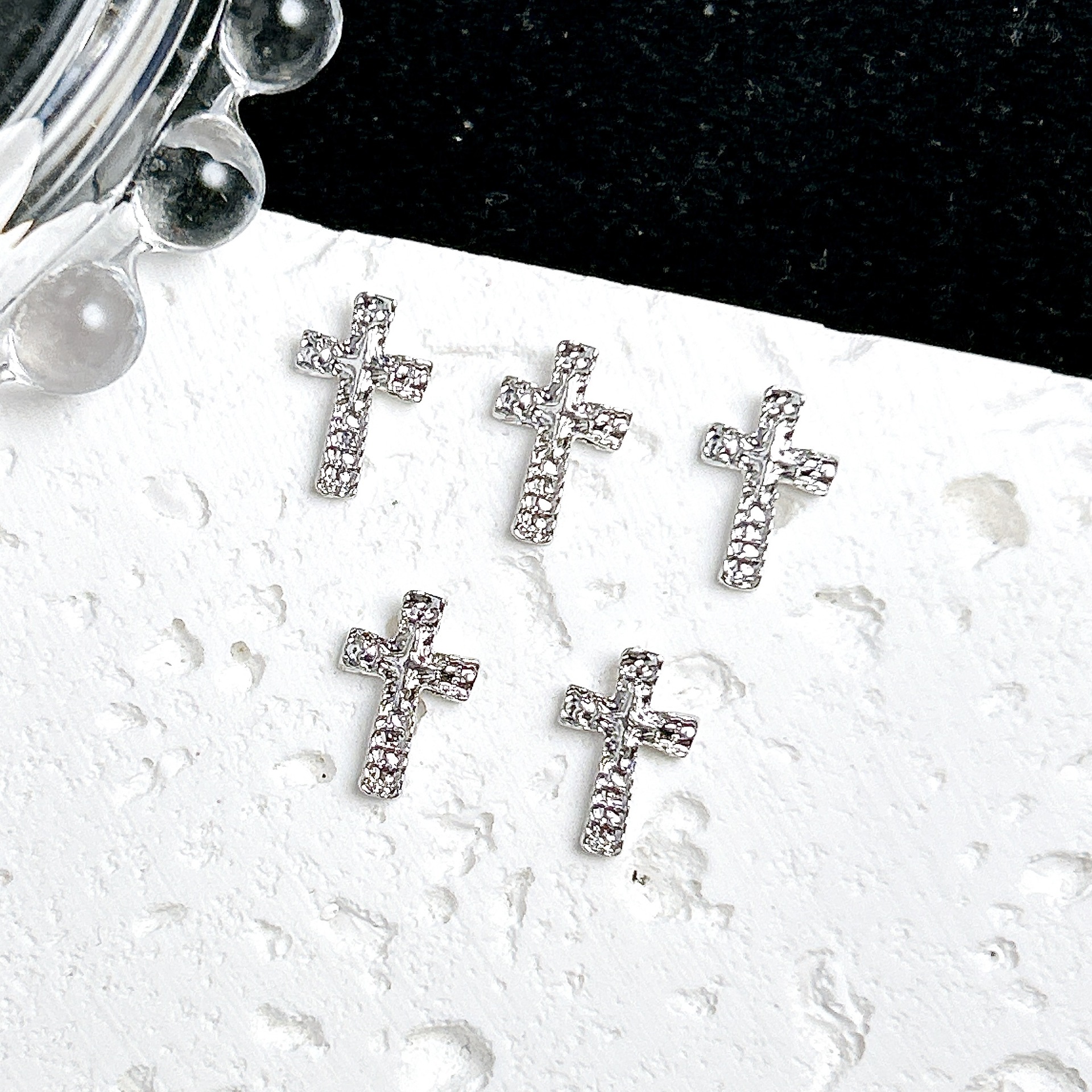 Ventas transfronterizas de joyas de manicuría cruces oro y plata super brillante diamante completo retro punk cruces joyas accesorios diy