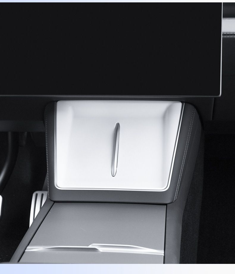 Suitable for Tesla's New Version of Model 3/Y/Yl Central Control Wireless Charging Silicone Pad Anti-Slip Interior Modification Accessories