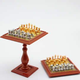 Dllhouse迷你娃娃屋微缩国际象棋桌台配件兵人场景迷你模型