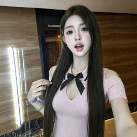 TZ7752纯欲风粉色设计感露肩短袖T恤女夏季精致温柔外穿修身上衣