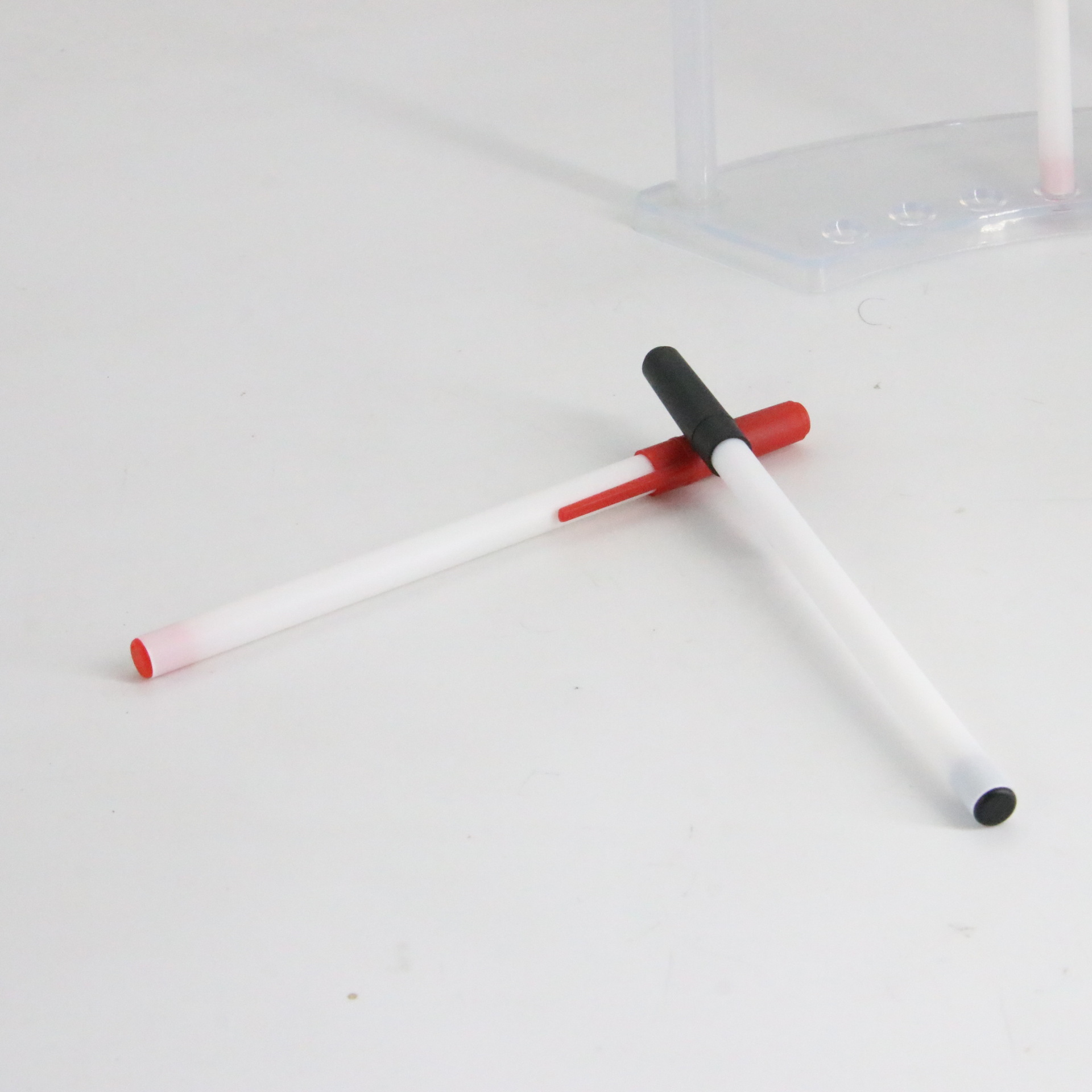 Inserte bolígrafo de plástico logotipo láser Bullet recargar fábrica al por mayor bolígrafo de plástico directo al por mayor