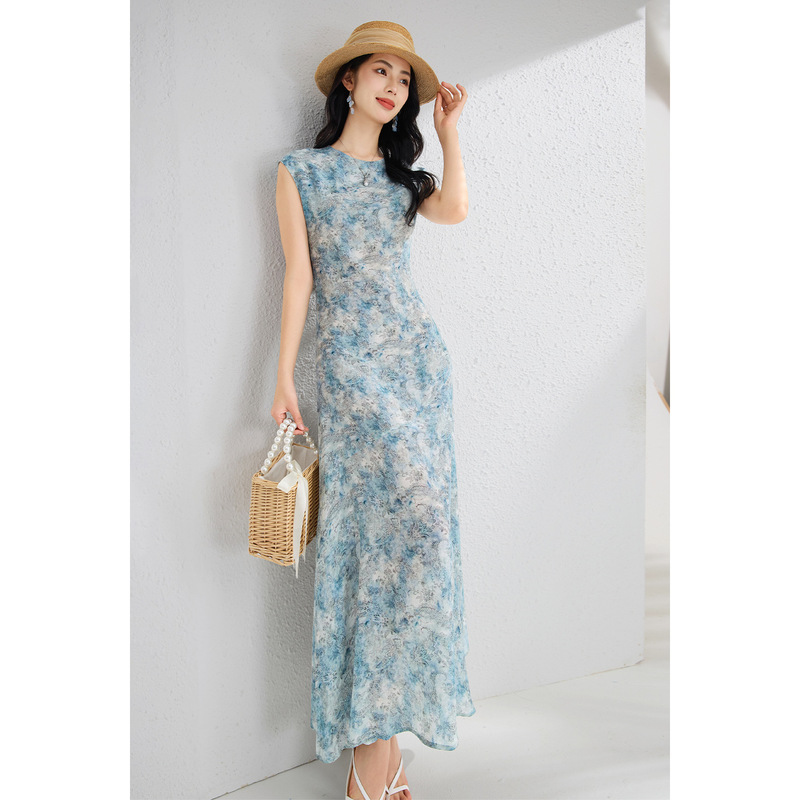 100% Mulberry Silk Dress 2026 New Slim Fit Beach Vacation Dress Floral Silk Long Dress with a Light Luxury and High-End Feel