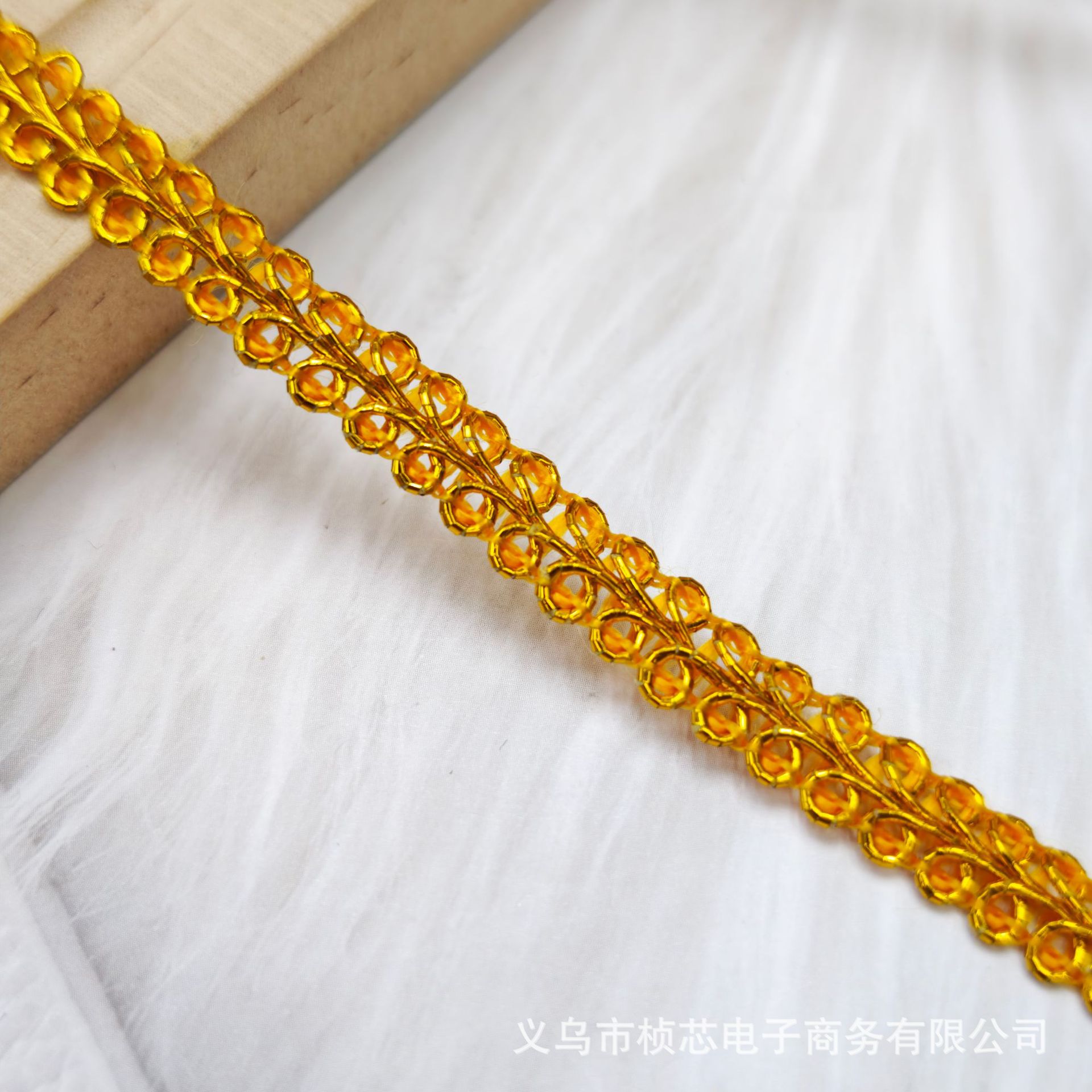 0.8cm*deep gold