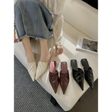 2025欧美新款时尚网红包头尖头褶皱平底拖鞋