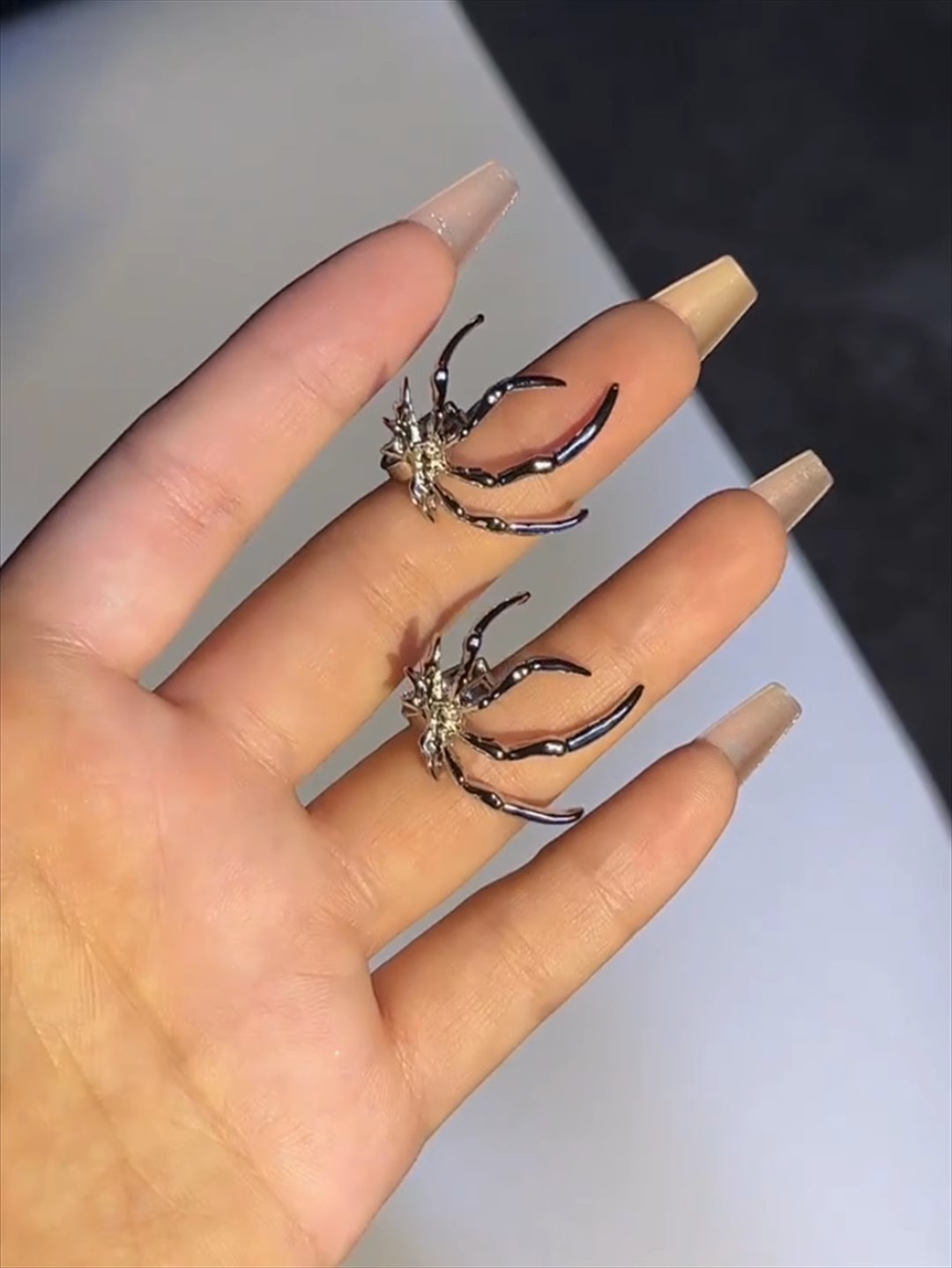 Spider Pattern Women's Gender 1 Piece Hip-Hop Retro Spider Alloy Metal Women's Ear Cuffs