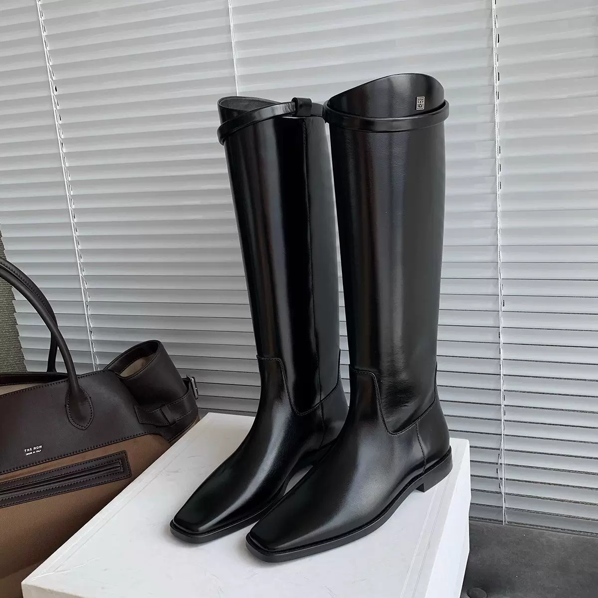 现货秒发！葡萄妈同款鞋小方头显瘦皮带扣不过膝粗跟厚底骑士靴女