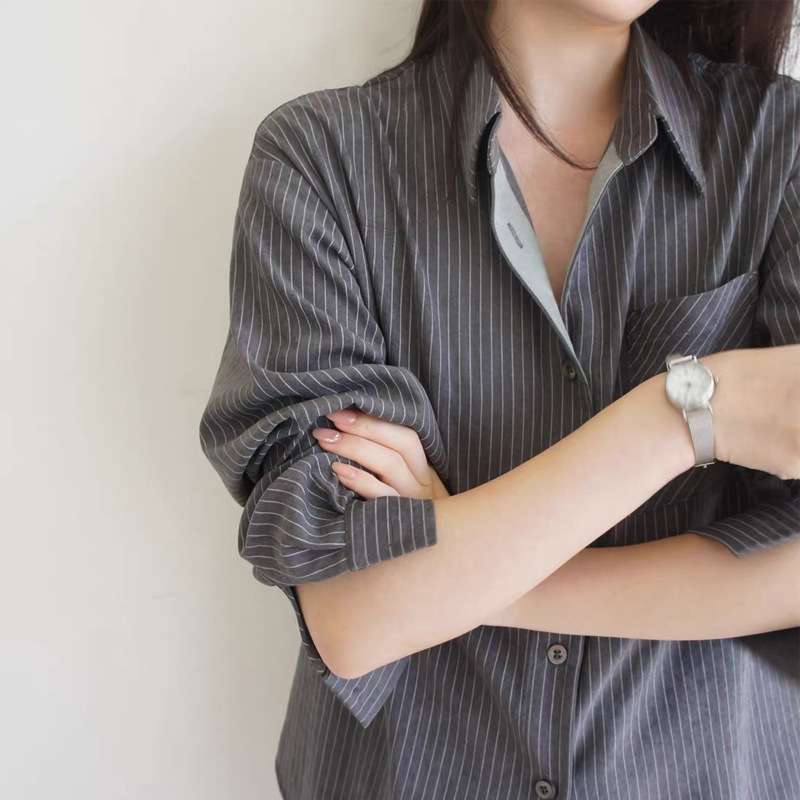 Lost Amd Found Gray Pinstripes Long-Sleeved Contrast Placket Lambskin Brushed Shirt Women's Loose