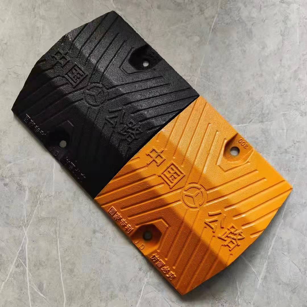 铸铁减速带加油站加强铸钢物流公路国道高速路口限速垄