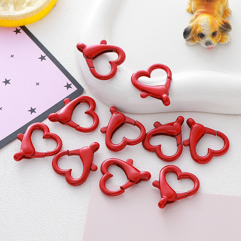 イチゴの愛のロブスターバックルはdiyスプリングバックルのキーホルダーのカラー合金の携帯チェーンのアクセサリーの部品を掛けます。|undefined