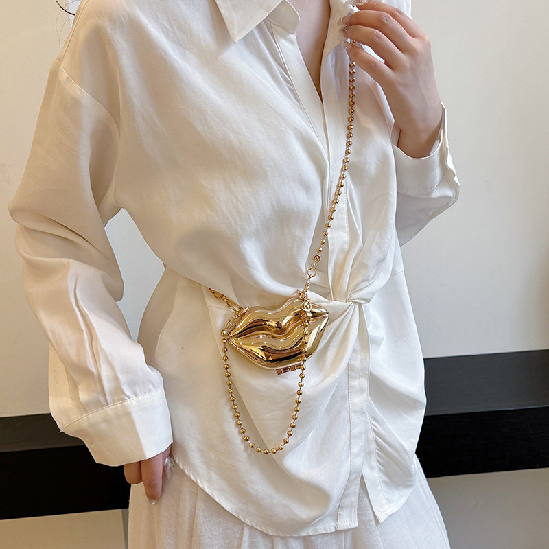 Linda fragancia pequeña personalidad labios metálicos mini cadena para mujer pequeña bolsa cuadrada 24 verano nuevo bolso de mensajero de un solo hombro