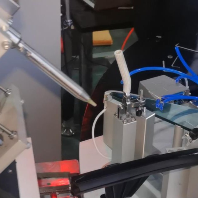 自动化设备 全自动涂胶机 汽车玻璃三角窗自动注胶机 深隆ST1095