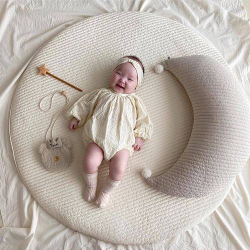 ins新生儿哺乳枕宝宝毛球抱枕纯棉月亮靠垫儿童床上枕头可拆洗