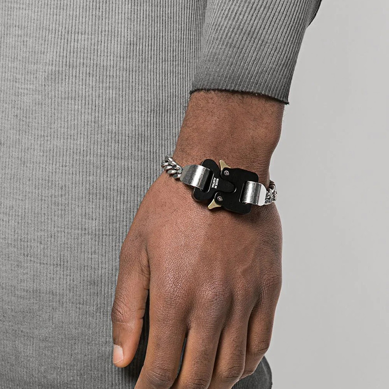 In Stock Independent 1017 Alyx 9Sm Bracelet for Men and Women Couples Original Functional Lock Tactical Hero Bracelet In Stock Independent 1017 Alyx 9Sm Bracelet for Men and Women Couples Original Functional Lock Tactical Hero Bracelet