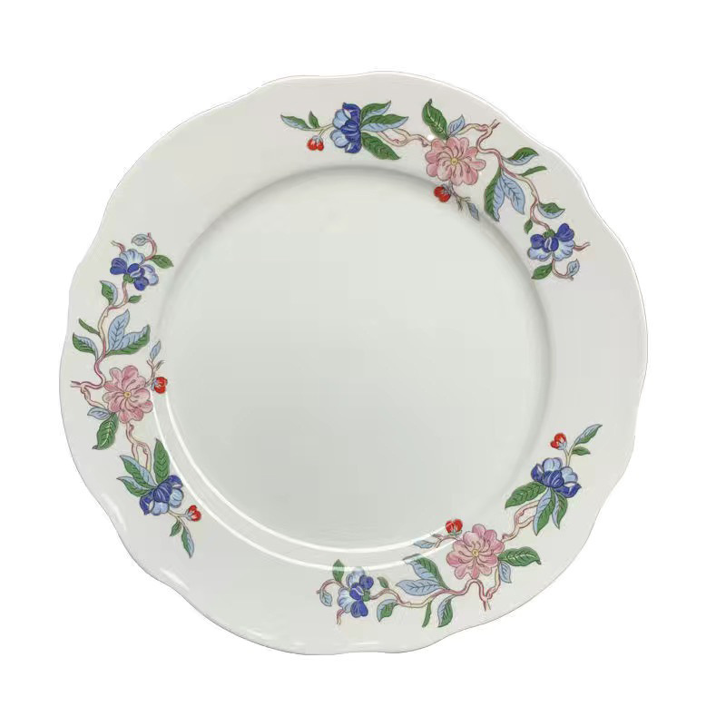 Tres flores en el borde de las olas