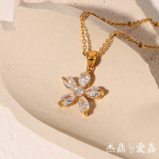 INS网红新款花朵项链18K镀金不锈钢16mm白色锆石五瓣花吊坠项链女