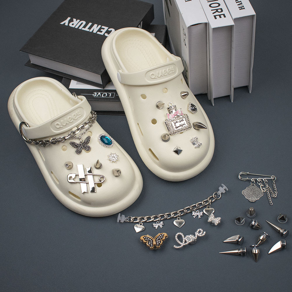 Metal accessory