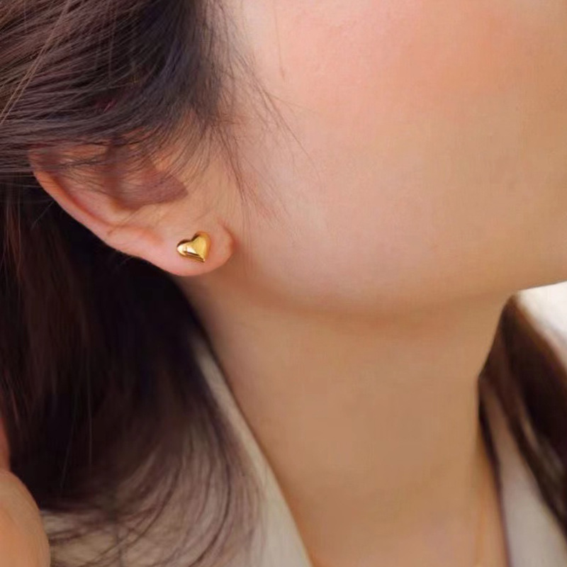 4g Weight Stainless Steel Ear Needle Material 18K Gold Plated Plating Material Ear Studs Classification 1 Pair Quantity Daily, Street Occasion Titanium Steel Material Heart Shape Pattern Women's Gender Simple Style Style 1 Pair Simple Style Heart Shape Titanium Steel 18K Gold Plated Ear Studs 1