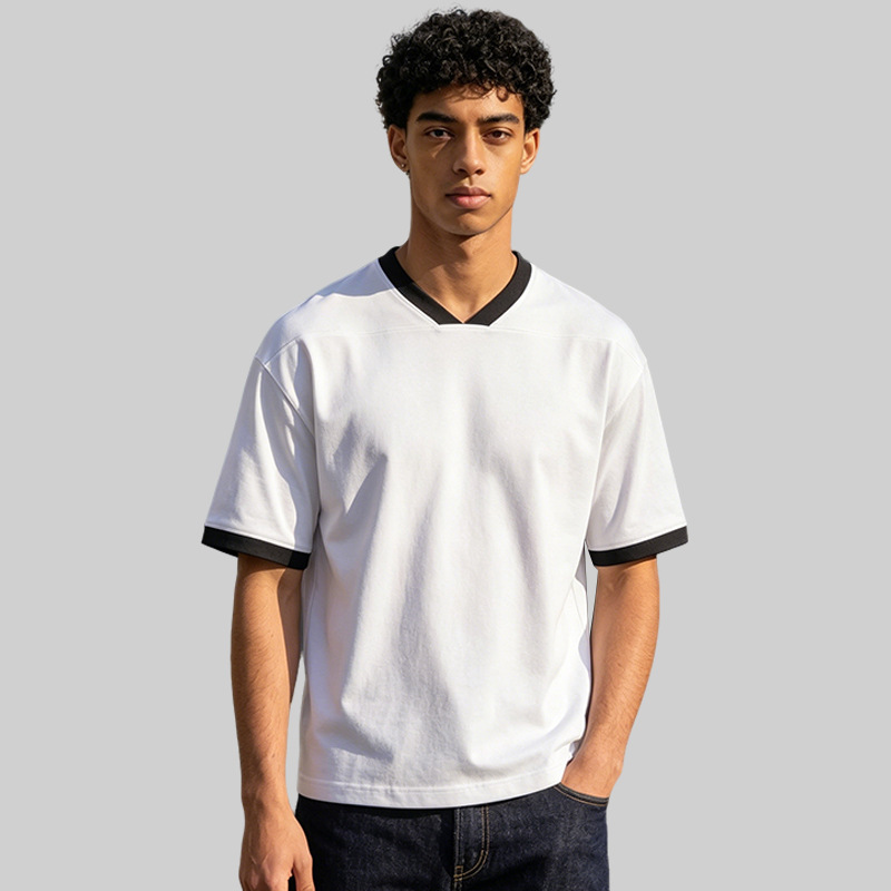2026 marcas de marea de verano corto de cuello en V camiseta de hombre de manga corta de color juvenil bordado de algodón casual de hombre