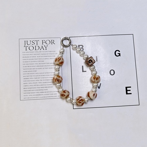 Light Luxury Leopard-Print Suede Beads, Pearl, Checkered, Small Rhinestone Ball, Short Handmade Beaded Bag Keychain, Phone Chain